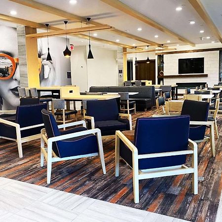 La Quinta Inn & Suites By Wyndham Pflugerville Exteriér fotografie