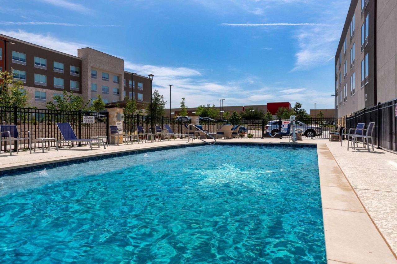 La Quinta Inn & Suites By Wyndham Pflugerville Exteriér fotografie